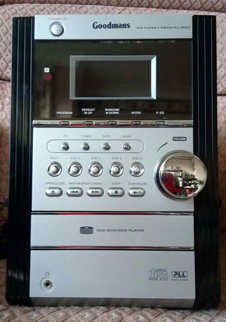 Photo of free Goodmans Micro1531 stereo, radio, cd & cassette player (Bognor Regis PO21) #1