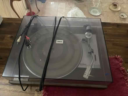 Photo of free Yamaha turntable model YP-211 (Bloor and Ossington) #2