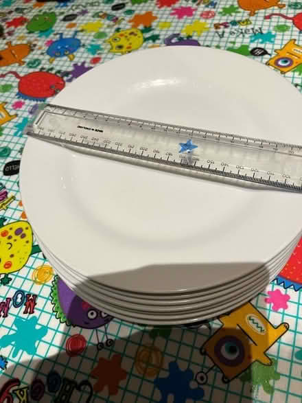 Photo of free 7 White plates showing signs of use (Penrith CA11) #1
