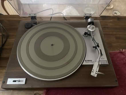 Photo of free Yamaha turntable model YP-211 (Bloor and Ossington) #1