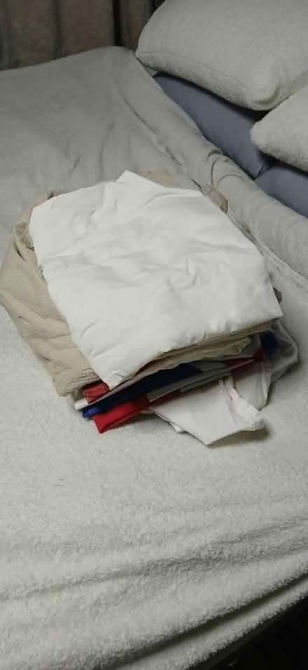 Photo of free Single bedding (Greaves LA1) #1