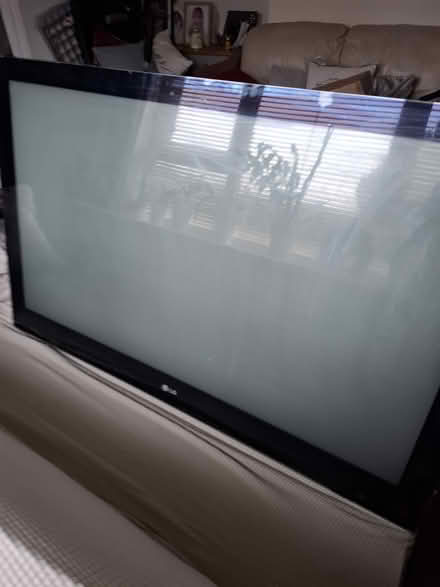 Photo of free LG tv (Orpington BR5) #1