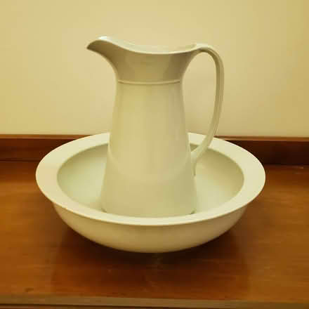 Photo of free washstand jug and basin set (Rishworth HX6) #1