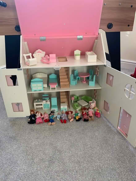 Photo of free Dolls House (Hailsham BN27) #4