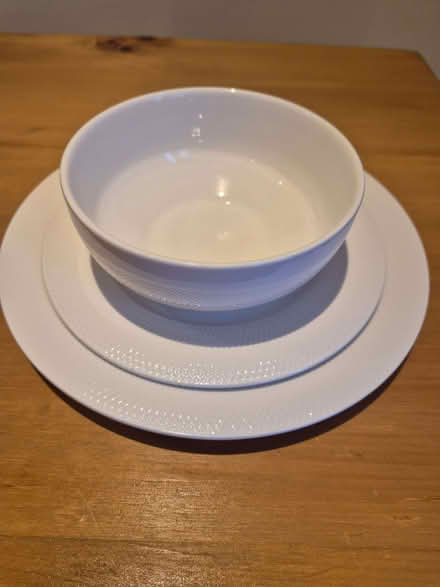 Photo of free Dinner set (x2) and 6 cups (Waddon CR0) #3