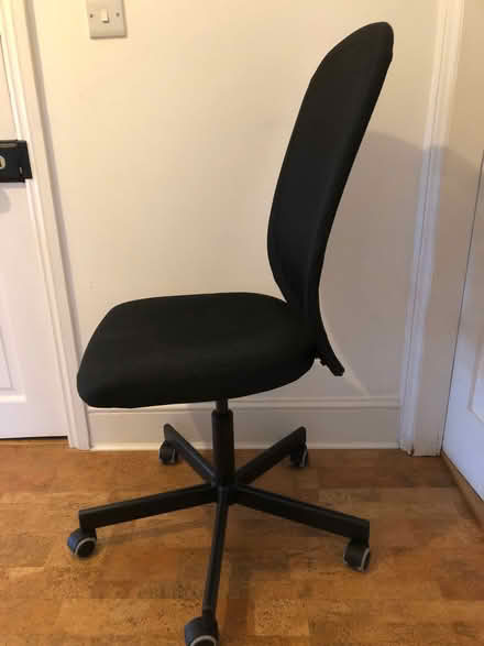 Photo of free almost new IKEA desk chair, fully adjustable, mesh back (Temple Street OX4) #1