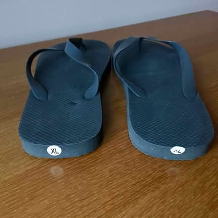 Photo of free Flip flops - 6 unisex size XL (RH15) #2