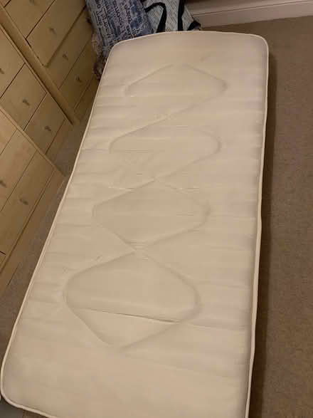 Photo of free Single mattress (Greenhithe DA9) #4