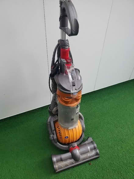 Photo of free Dyson vacuum (West Oxfordshire OX28) #1