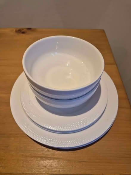 Photo of free Dinner set (x2) and 6 cups (Waddon CR0) #1