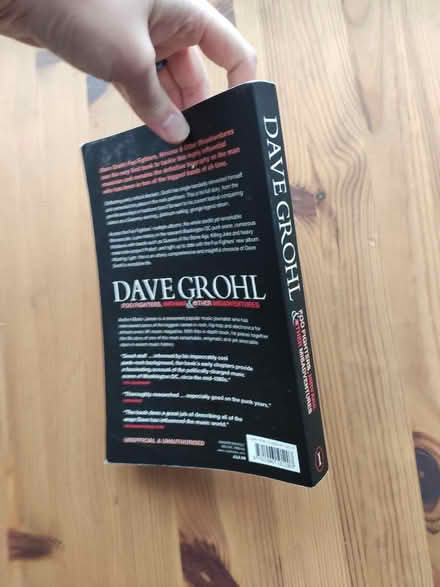 Photo of free Dave Grohl book (Hooley CR5) #2