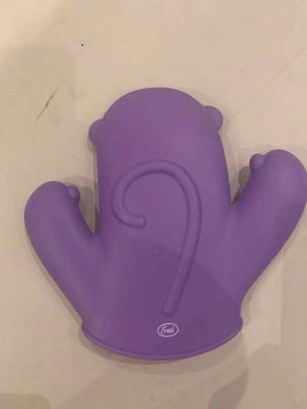 Photo of free Oven glove (Kennington) #1