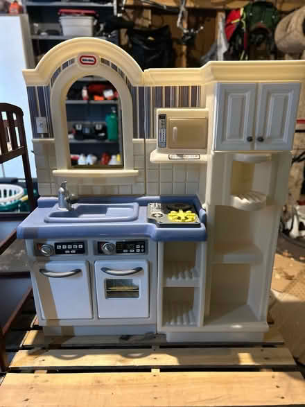 Photo of free Play Kitchen - NW Indianapolis (North of Eagle Creek near 82nd) #1