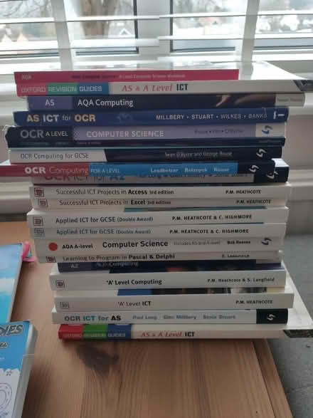 Photo of free A level/GCSE Computer science books (Hooley CR5) #2