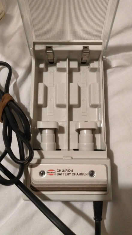 Photo of free nicad battery charger and batteries (Purley CR8) #1