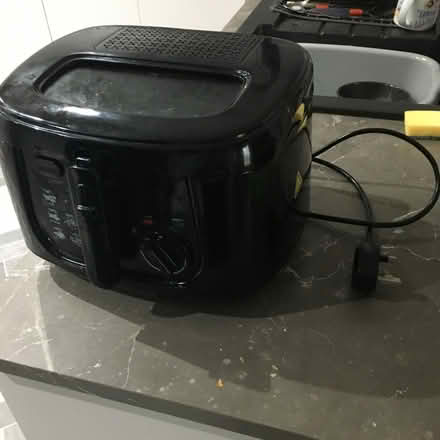 Photo of free Deep fat fryer (Sheldon B26) #1