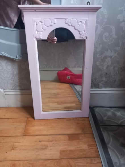 Photo of free Pink mirror (SS7) #1