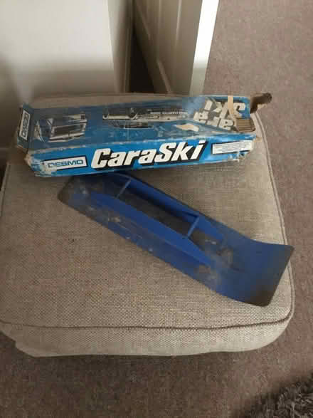 Photo of free Caravan ski (Larkfield ME20) #1