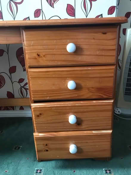 Photo of free Desk (Lu1) #4