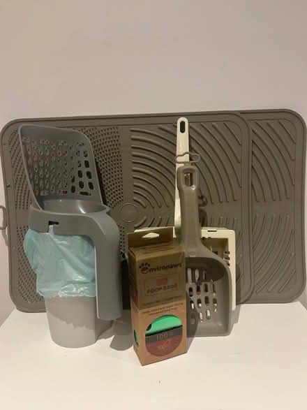 Photo of free Cat equipment (Earlsfield SW18) #1