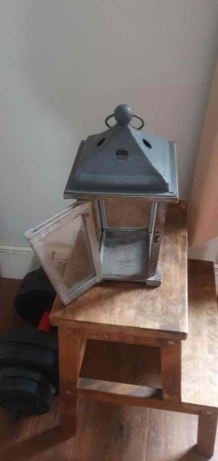 Photo of free lantern. 1 glass missing side (EC1R) #3