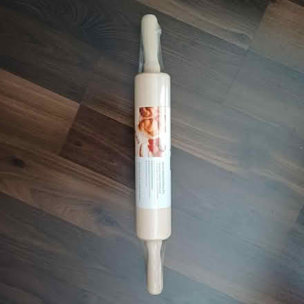 Photo of free Small wood rolling pin (Thomas/Winston Churchill) #1