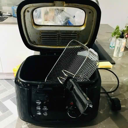 Photo of free Deep fat fryer (Sheldon B26) #2