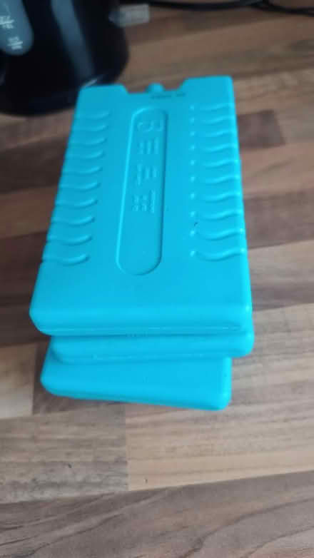 Photo of free 4 X ice packs (Tq2 7pb) #1