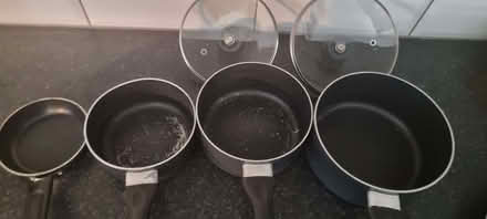 Photo of free A variety of sizes pots and frying pans with utensils. (Thornton Heath CR7) #3