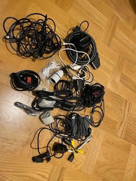 Photo of free Various cables and bits and pieces (Farlington PO6) #1
