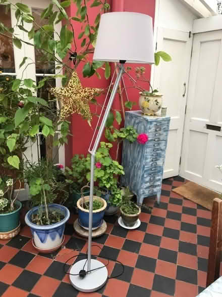 Photo of free Beautiful floor lamp (Stroud Green N8) #1