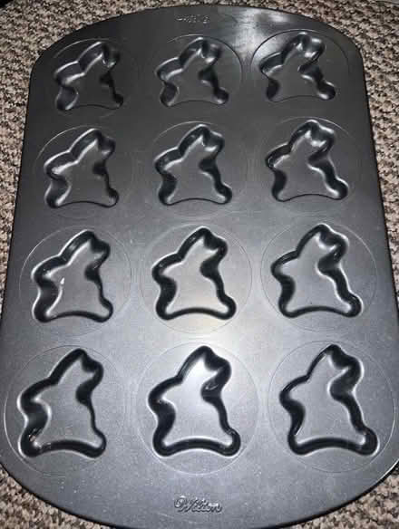 Photo of free Rabbit shaped baking tray and silicone gummy bear tray (Mount Pleasant ST4) #1