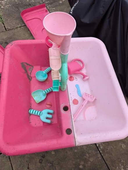 Photo of free Sand and water table (Ashton Vale BS3) #3