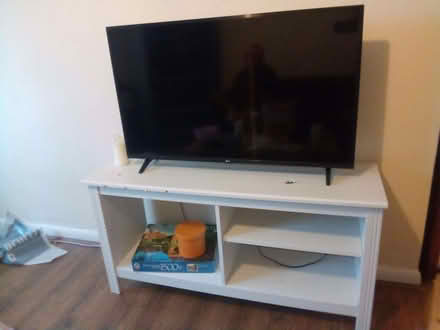 Photo of free White TV table/storage unit (E5) #1