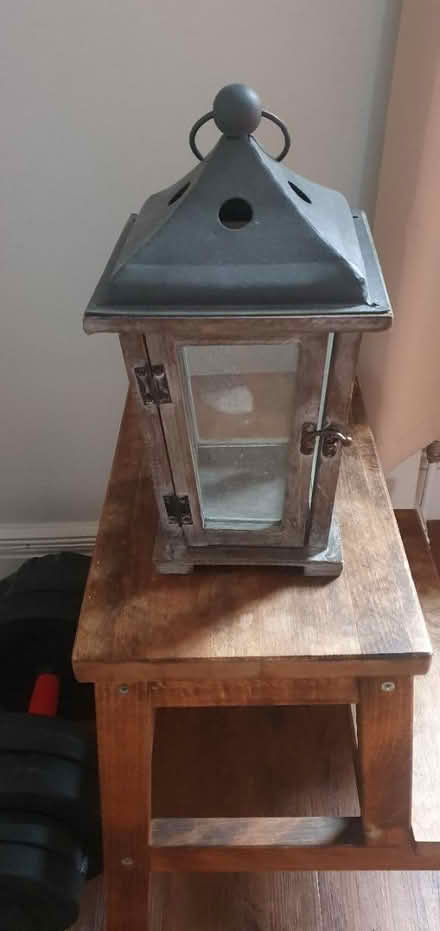 Photo of free lantern. 1 glass missing side (EC1R) #1