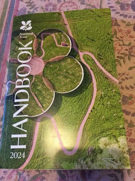 Photo of free National Trust handbook (Lightpill GL5) #1