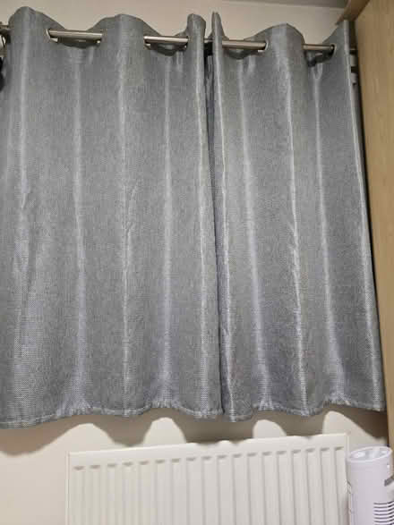 Photo of free Curtains and wooden rail (Gwersylt) #1