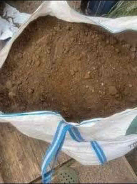 Photo of free Lots of soil take as much as u need (guildford GU1) #2