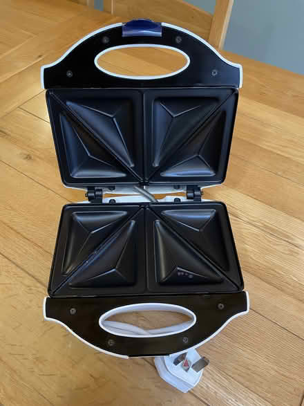 Photo of free Kitchen Items inc Sandwich toaster (Potters Bar EN6) #3