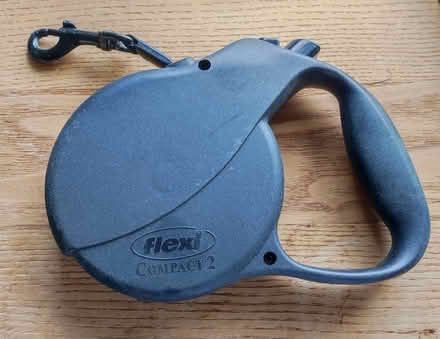 Photo of free Extending dog lead, and dog training clicker (GU52) #1