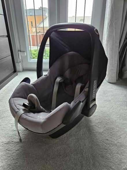 Photo of free Maxi Cosi infant car seat (SW2) #4