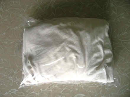 Photo of free Cream King Size Fitted Sheet – Brushed Cotton (East Lavant PO19) #2