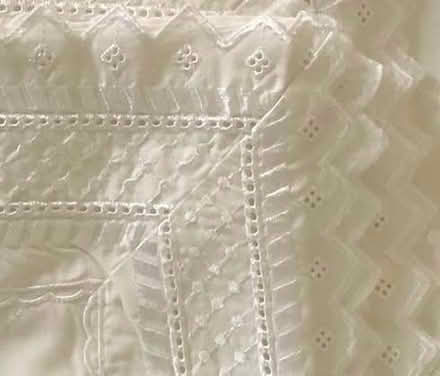Photo of free King Size Duvet Cover and Pillowcases (Coleshill HP7) #2