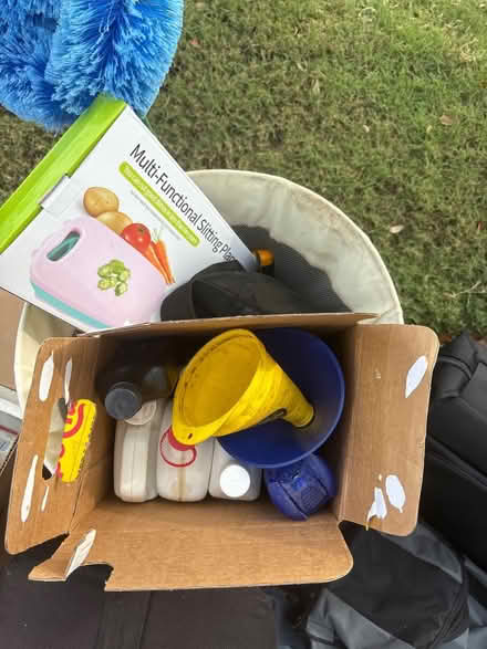 Photo of free Various Items (2851 66th Way N St Pete 33710) #3