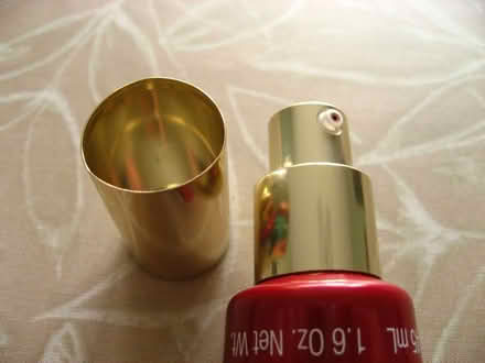 Photo of free Clarins Tinted SPF25 BB Skin Detox Fluid 01 Light (East Lavant PO19) #3