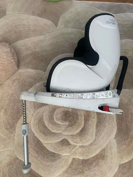 Photo of free Car Seat 0-15 kg (Heald Green SK8) #4