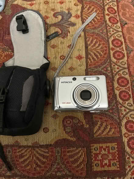 Photo of free Hitachi HDC-861E digital camera (Charminster) #1