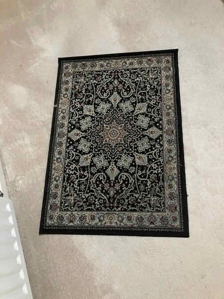 Photo of free Small rug (Borehamwood) #1