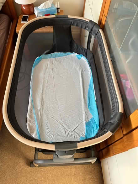 Photo of free Maxi cosi baby bassinet (Acton W3) #3