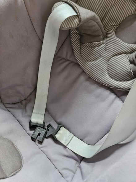 Photo of free Maxi Cosi infant car seat (SW2) #2
